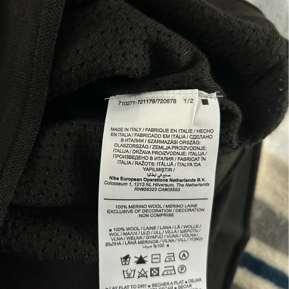 Nike Every Stitch Considered Women’s Double Layered Wool long sleeve Size Small - Picture 10 of 10